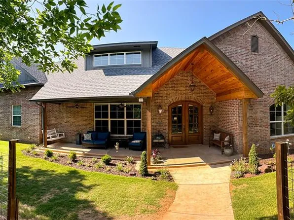 12323 Red Bud Dr, Norman, OK 73026