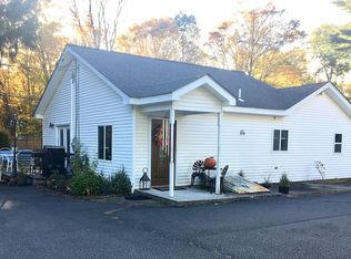 16 Little Brook Ln, Newtown, CT 06470