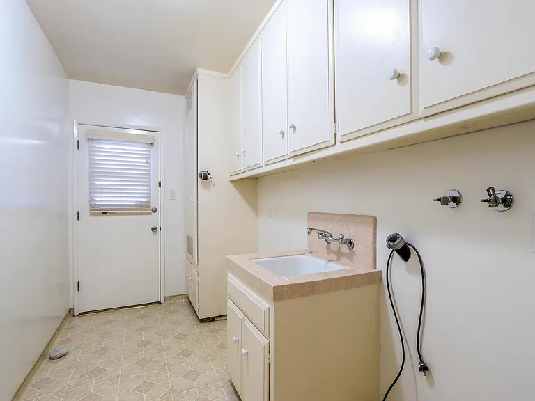 822 S Alma St #1 — Photo 13