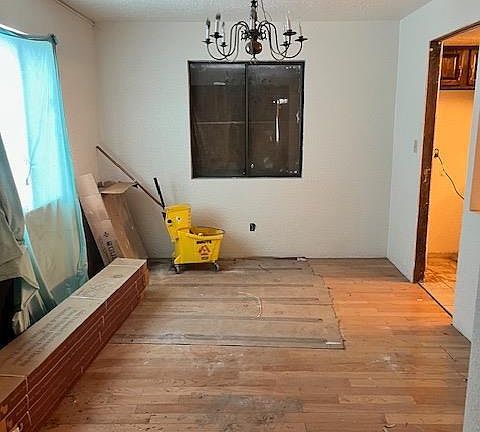 3rd image of 1403 Linden Street