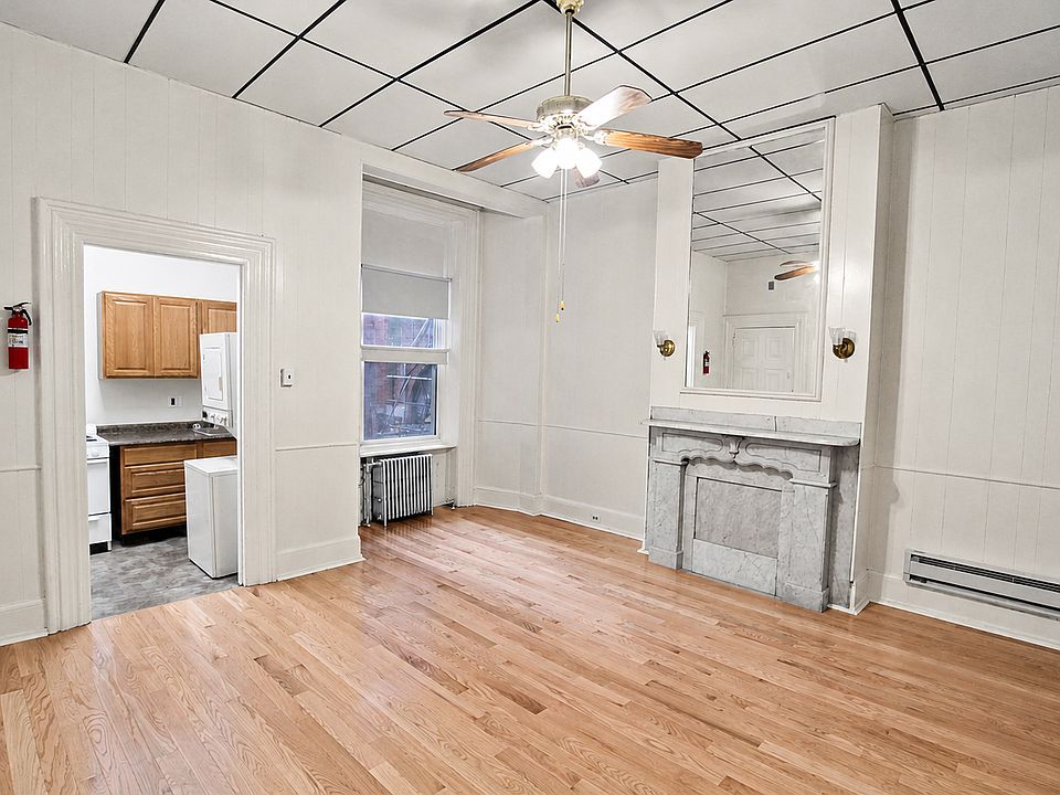 2nd image of 2012 Walnut St APT 4