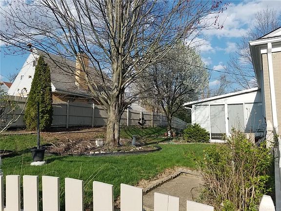 5th image of 2829 Campus Dr