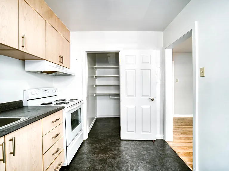 1112 Tower Rd — Photo 9