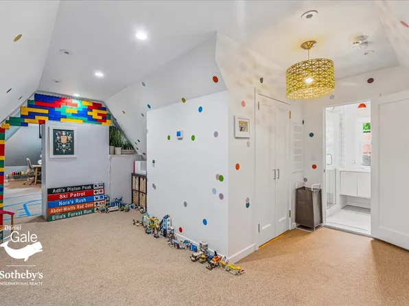 165 Slocum Crescent image 37 of 59