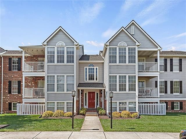 1st image of 10205 Wolfe Manor Ct Unit 1005