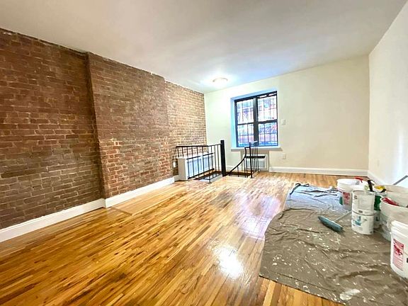 2nd image of 125 W 81st St #B1