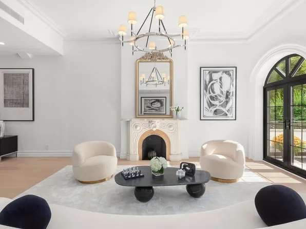 222 East 61st Street image 20 of 27