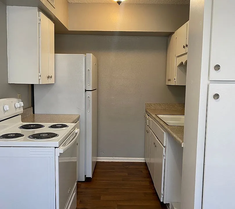 TEXANA APARTMENTS