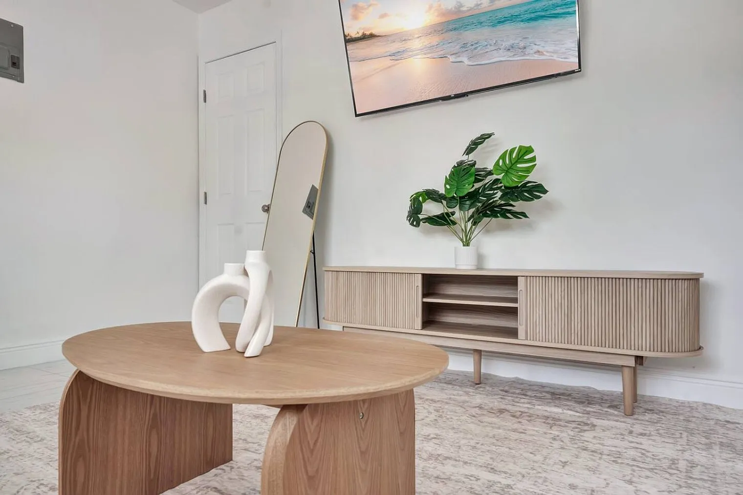 1 bed, 1.0 bath, $3,859 — Photo 4
