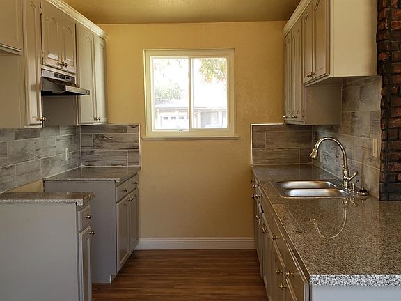 4th image of 3232 N Woodson Ave
