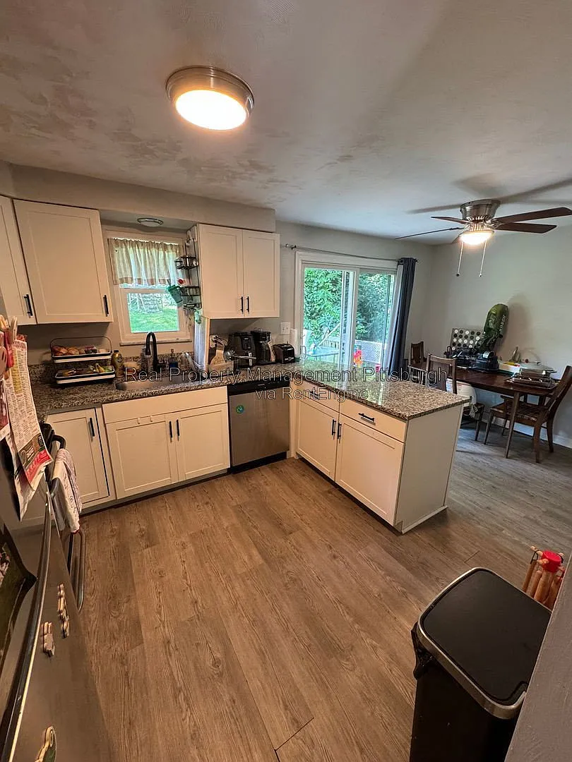 3 bed, 1.0 bath, 1000 sqft, $1,995 — Photo 4