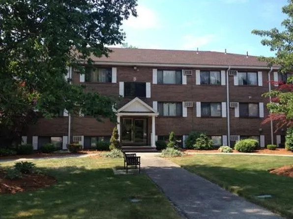 45 Macy St APT 101B, Amesbury, MA 01913