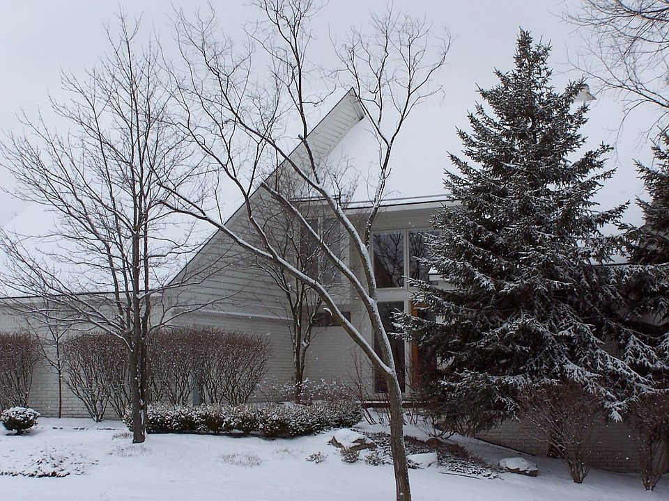6484 ROYAL POINTE