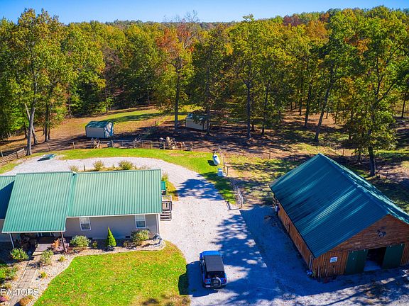 5th image of 977 Spruce Creek Dr