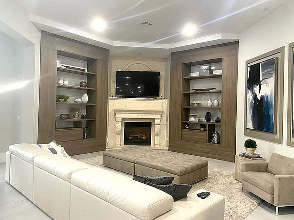 2nd image of 10652 Emerald Chase Dr
