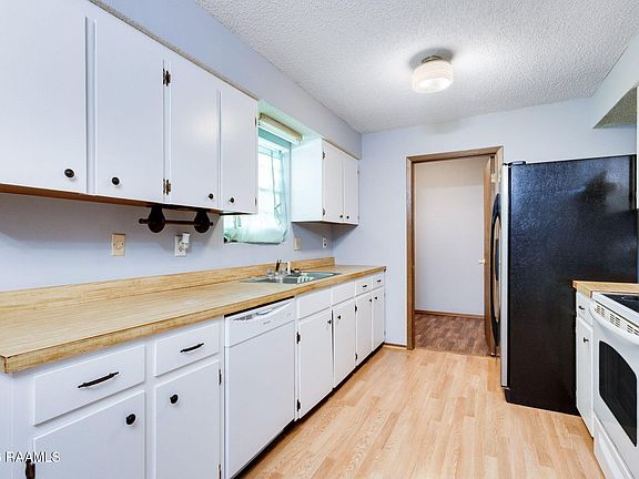 4th image of 313 Nottingham Cir