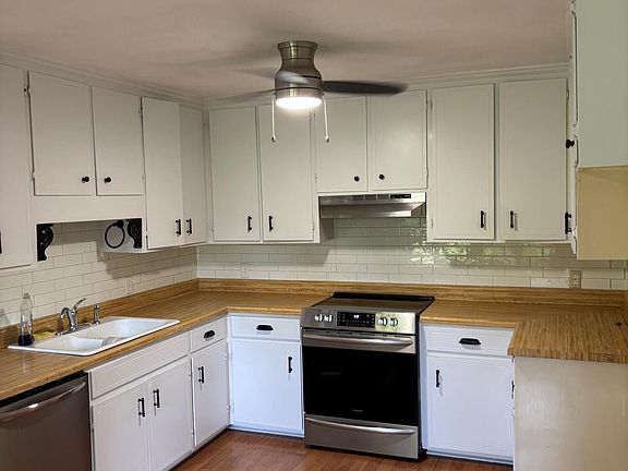 5th image of 1056 Country Club Circle