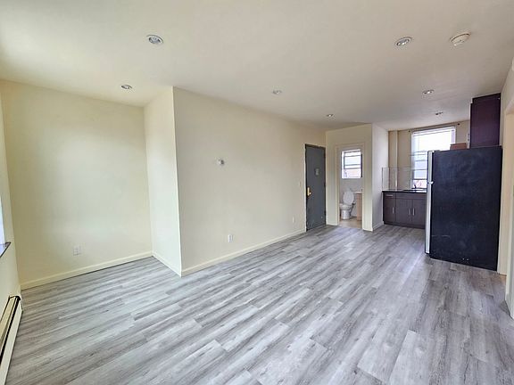 5th image of 36-15 Greenpoint Ave Floor 2