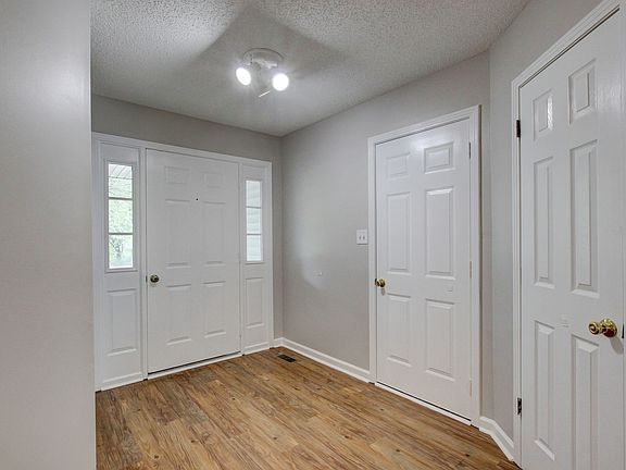 2nd image of 1610 Samuel Dr