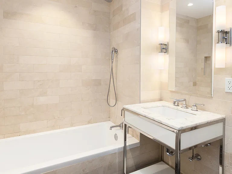234 E 23rd St #7D — Photo 6