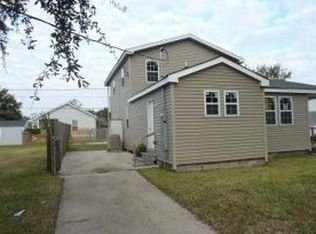 16 E Chalmette Cir, Chalmette, LA 70043