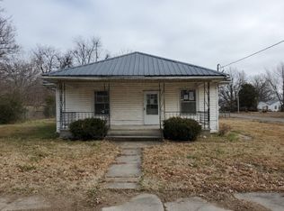 702 N Sassafrass St, Dexter, MO 63841