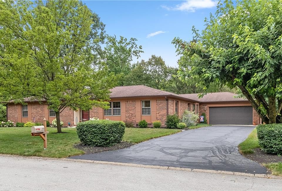 1st image of 37 Fairlane Dr