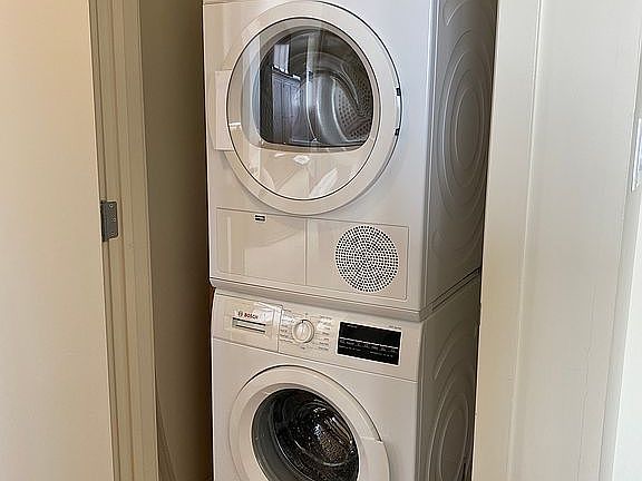 In Unit Washer Dryer