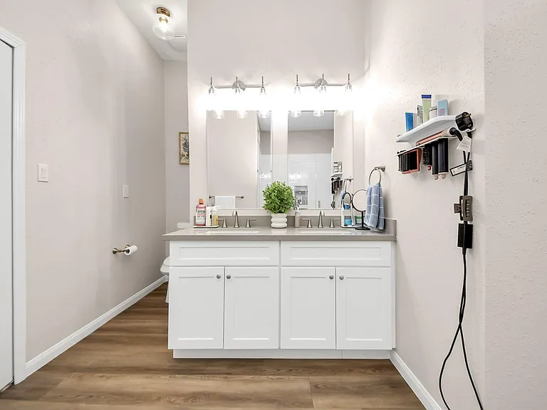 18019 Autumn Hills Dr — Photo 22