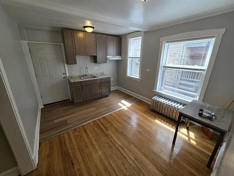 4826 N Avers Ave #2W — Photo 2
