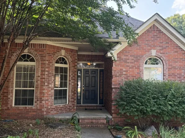 26 Ozark Dr, Maumelle, AR 72113