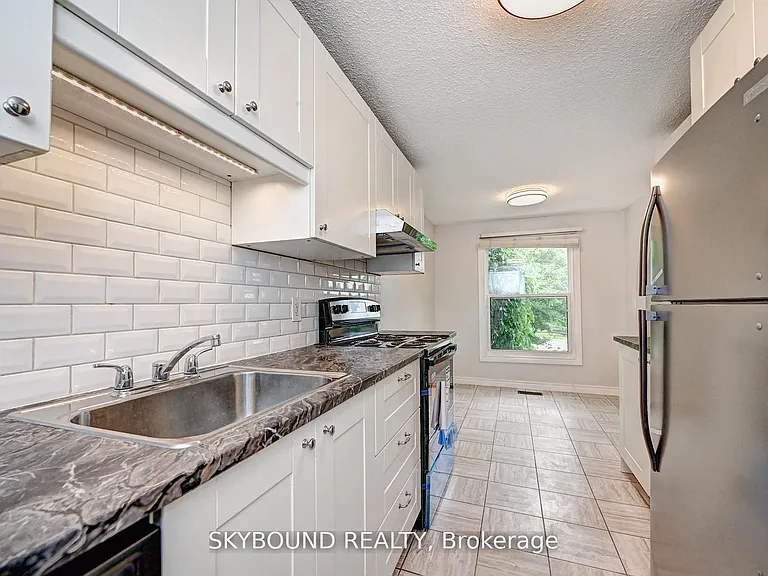 48 Cluthe Cres — Photo 16