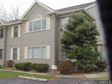 1st image of 4050 Woodland Dr #8