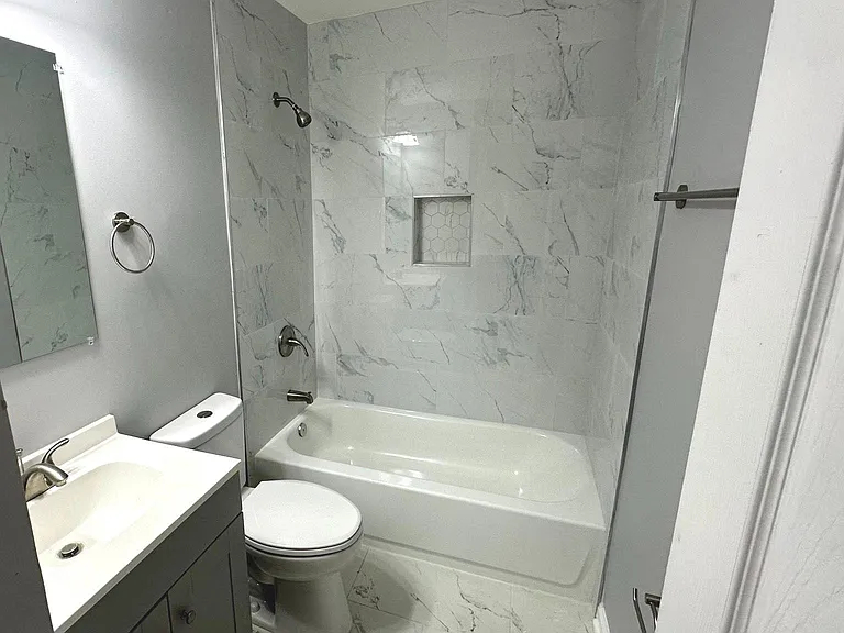 3784 Columbus Dr — Photo 1