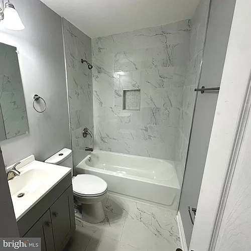 3784 Columbus Dr Photo 1