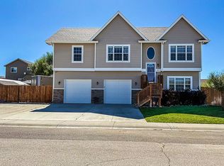 375 Williams Way, Glenrock, WY 82637