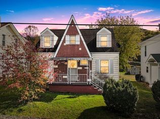702 Westview St, Narrows, VA 24124