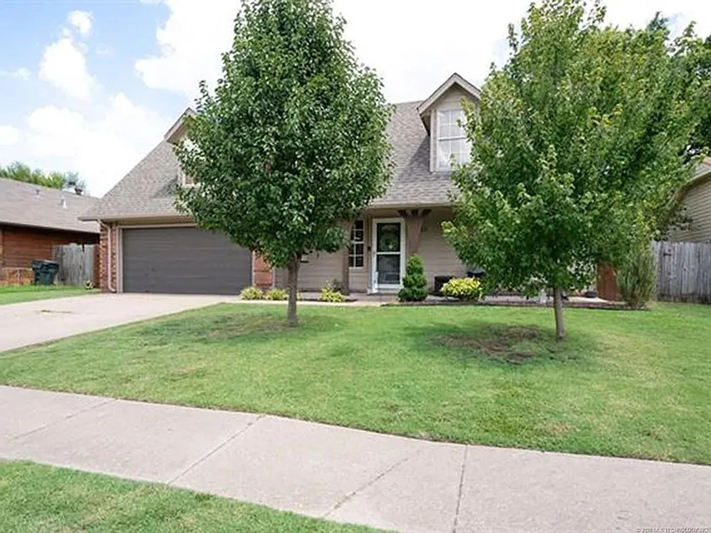 3 Bed | 2 Bath in Owasso! — Photo 2