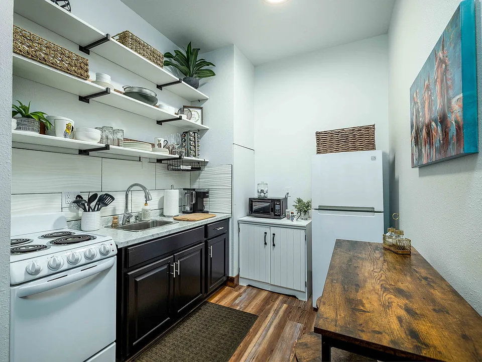11 W Main St #216