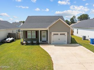 305 E Hargett St, Richlands, NC 28574