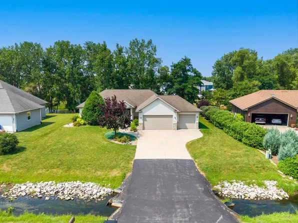 1337 Brooks Ln, Oshkosh, WI 54904