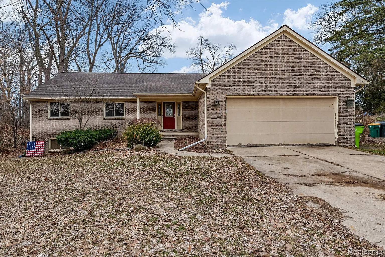8732 Elizabeth Lake Rd photo 1