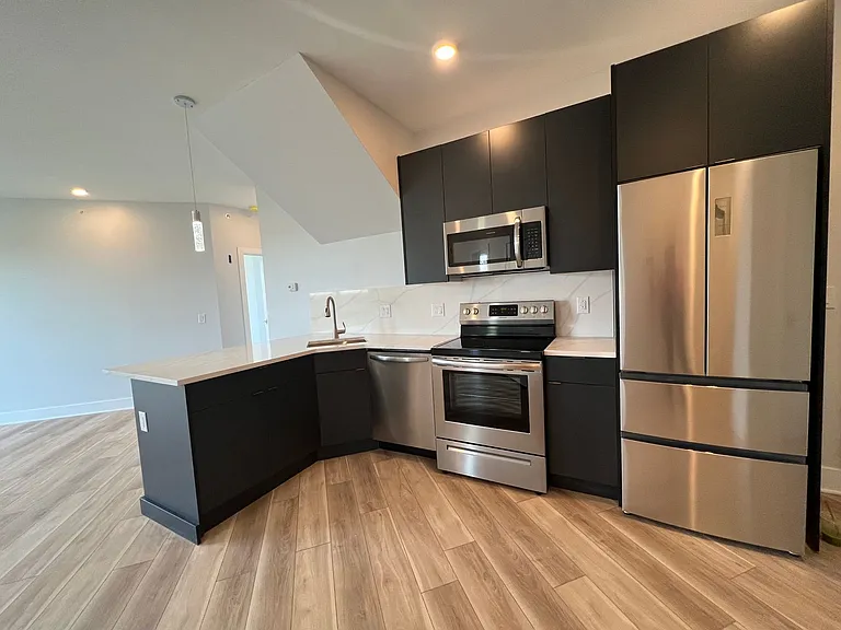3951 Lancaster — Photo 30