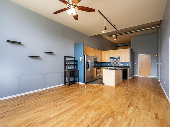 2nd image of 1924 N Hubbard St APT 220