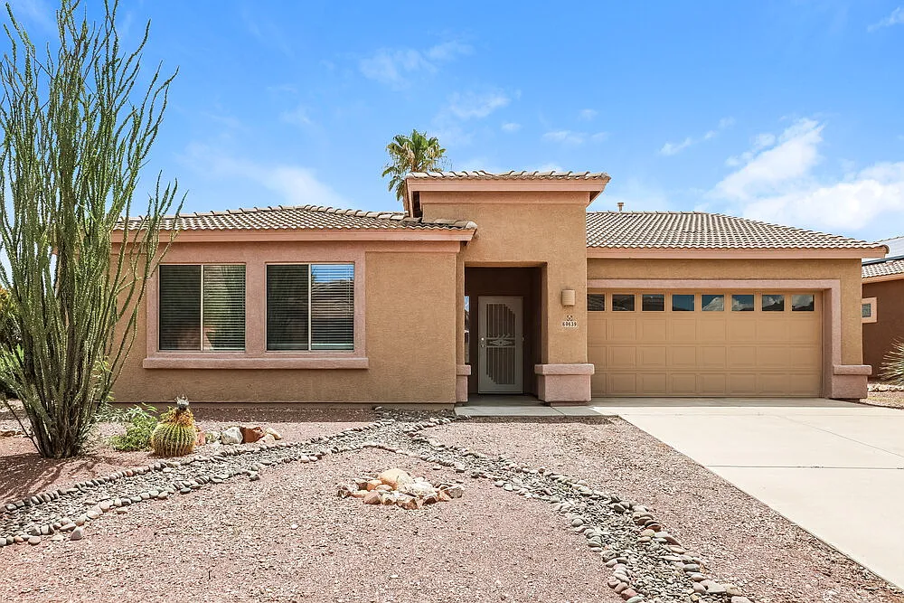 3 bed, 2.0 bath, 1596 sqft, $1,985 — Photo 1