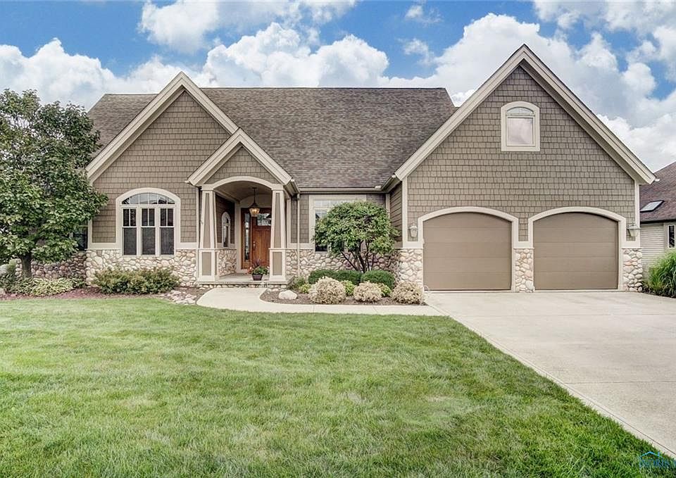 1st image of 819 Pine Valley Dr