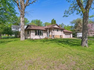 9912 Ibis St NW, Coon Rapids, MN 55433