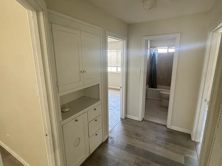 1025 Crescent Dr — Photo 5