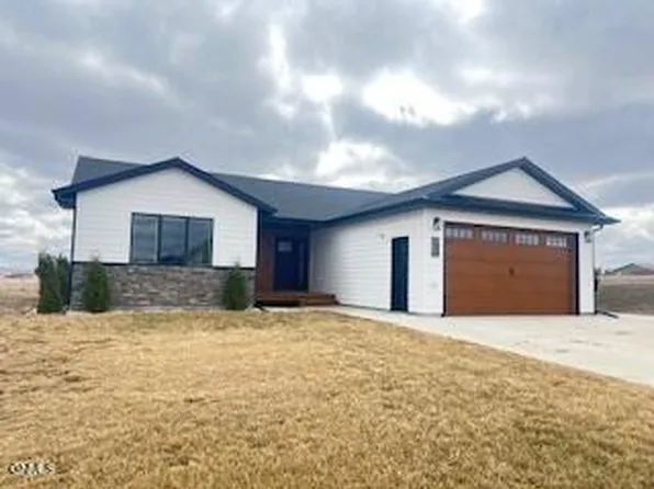 911 13th Ave SW, Watford City, ND 58854