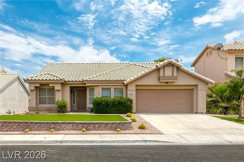 3 bed, 2.0 bath, 1263 sqft, $2,900 — Photo 1